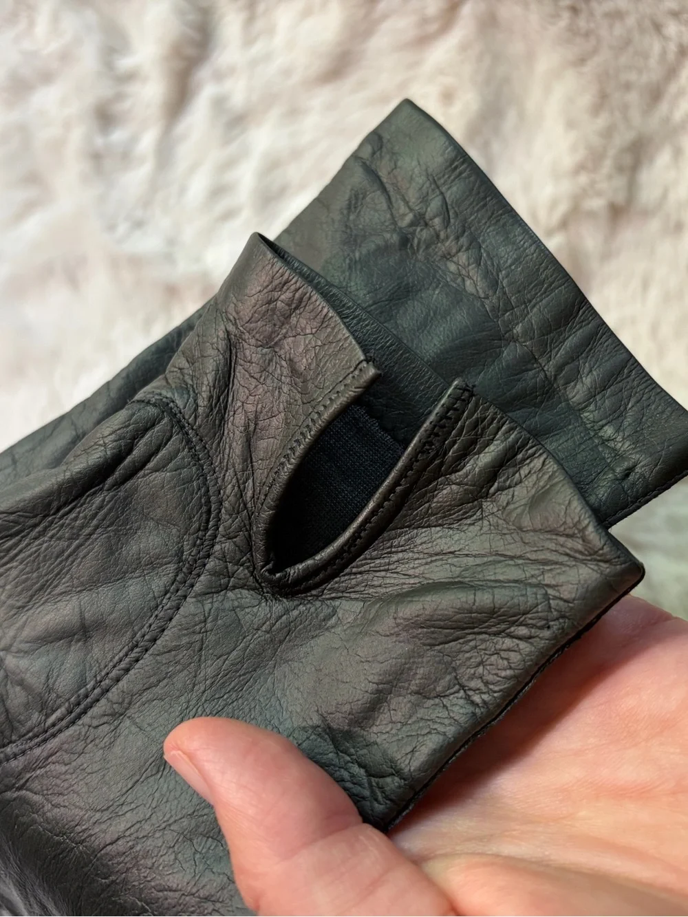 100% Kid Leather & Silk Dark Grey Gloves- Carson Pirie Scott Made in Italy